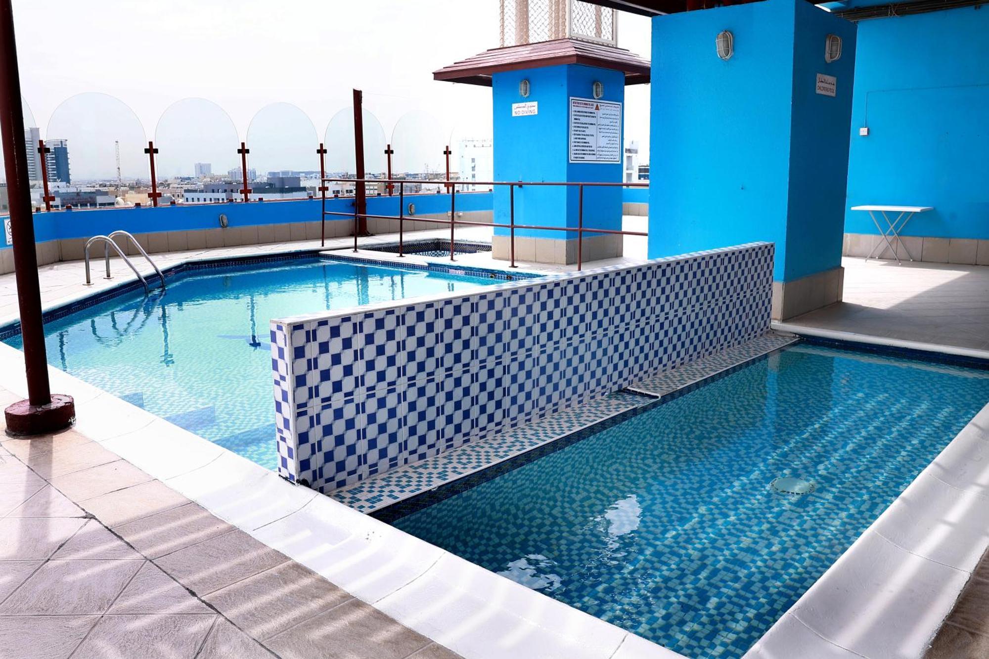 Dolphin Hotel apartamentos Dubái Exterior foto