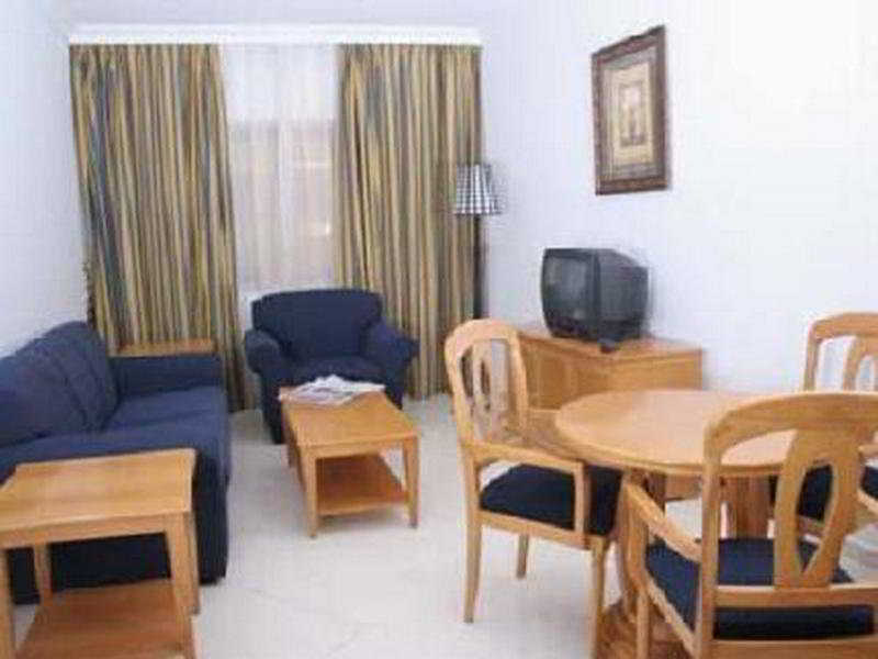 Dolphin Hotel apartamentos Dubái Exterior foto